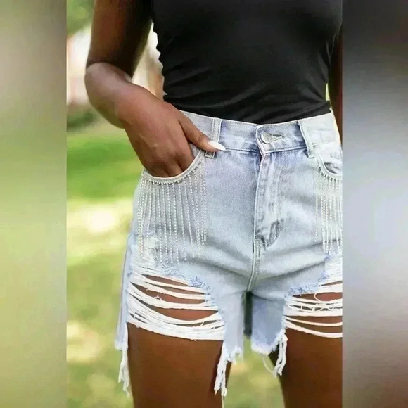 NWT Buddy Love ELVIS CRYSTAL FRINGE DENIM SHORTS - LIGHT WASH Size Small - Picture 1 of 13